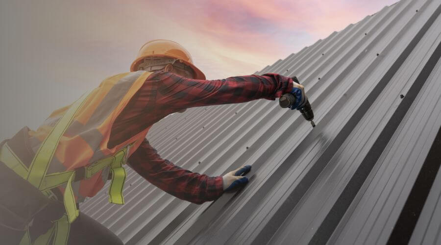Professional gutter cleaning in El Cajon, CA